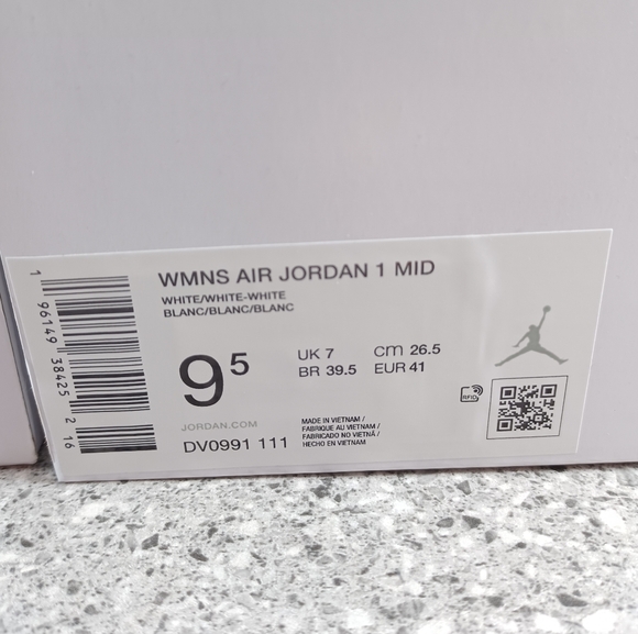 Nike Air Jordan 1 Mid Triple White Sneakers Shoes - Picture 10 of 12